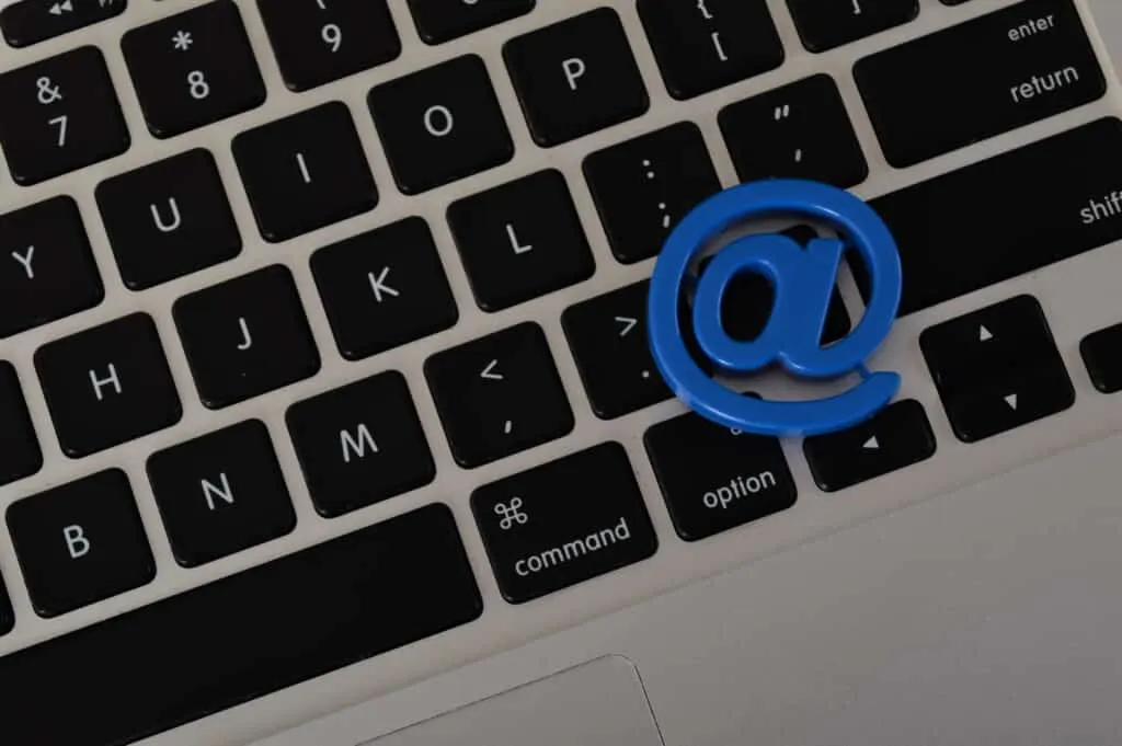 adresses e mail