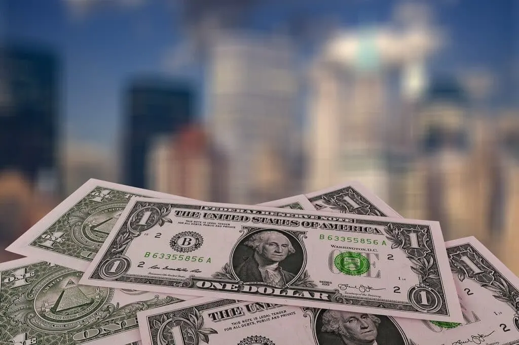 découvrez les enjeux et les conséquences de la crise du dollar, une analyse approfondie de son impact sur l'économie mondiale, les marchés financiers et le quotidien des consommateurs.