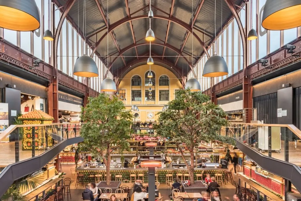découvrez la structure du marché, un élément clé pour comprendre les dynamiques économiques et les comportements des consommateurs. analysez les différentes formes de marché, de la concurrence parfaite à l'oligopole, et apprenez comment ces structures influencent les stratégies commerciales et les décisions d'achat.