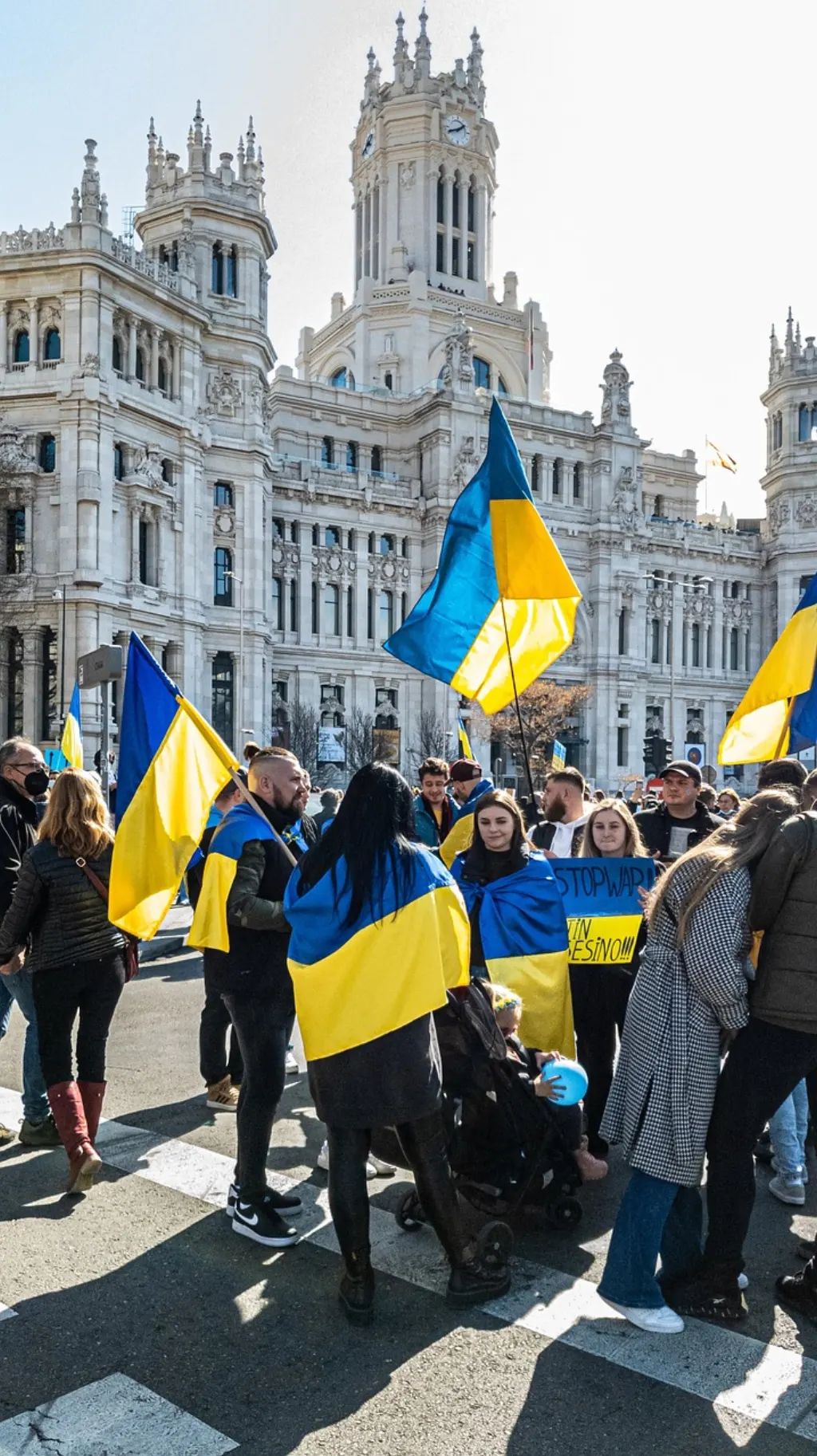 découvrez les enjeux et les implications d'une déclaration de guerre, un acte crucial qui change le cours des relations internationales et affecte des millions de vies. informez-vous sur les processus juridiques, historiques et politiques derrière cet acte radical.