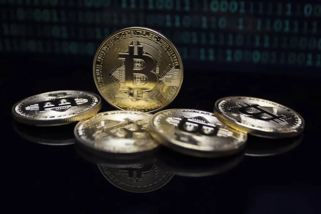 découvrez tout sur le bitcoin, la première cryptomonnaie qui a révolutionné le monde des finances. apprenez comment fonctionne le bitcoin, ses avantages, ses risques et comment l'acheter, le vendre ou l'échanger. rejoignez la révolution numérique dès aujourd'hui !