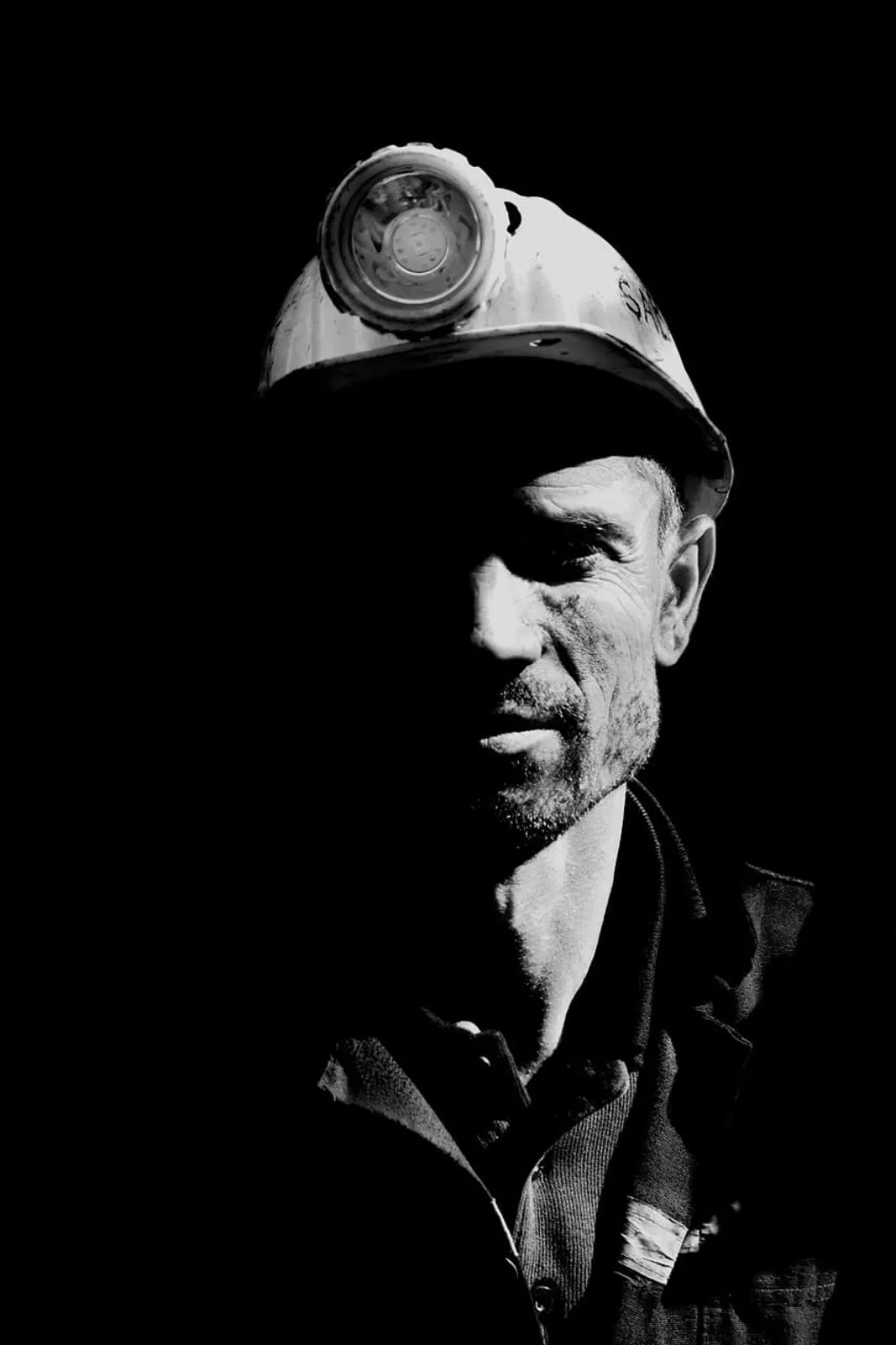 découvrez l'univers des mineurs de bitcoin, leurs techniques, leurs défis et leur impact sur la blockchain. plongez dans l'exploitation minière de cette cryptomonnaie phare et apprenez comment elle façonne l'avenir des finances numériques.
