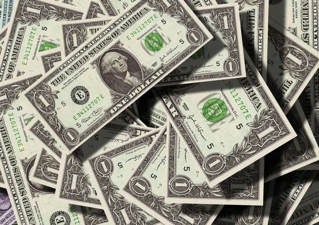 découvrez les enjeux et les conséquences de l'effondrement du dollar, un phénomène économique qui pourrait bouleverser les marchés mondiaux et impacter votre pouvoir d'achat. explorez les causes, les scénarios possibles et comment se préparer face à cette crise potentielle.