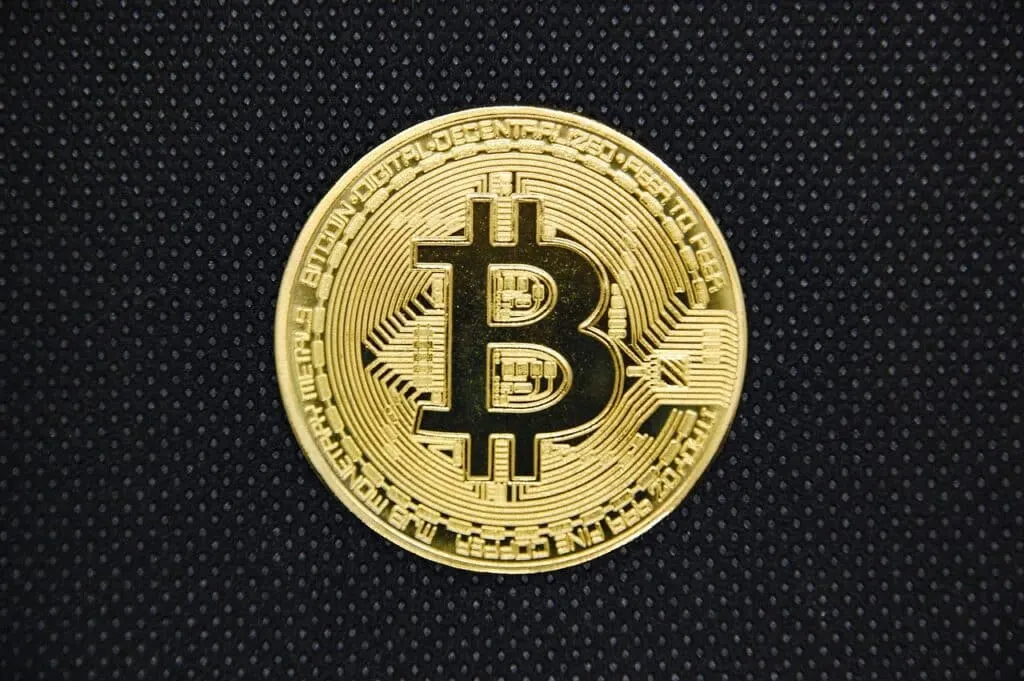 découvrez le monde fascinant du bitcoin, la première crypto-monnaie révolutionnaire qui transforme le paysage financier. apprenez comment investir, trader et sécuriser vos bitcoins tout en explorant les dernières tendances et actualités du marché.