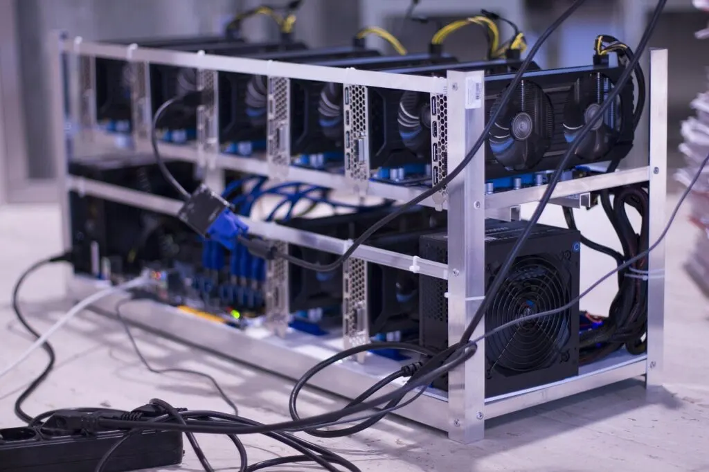 découvrez le bitcoin mining : fonctionnement, enjeux, rentabilité et conseils pour commencer à miner du bitcoin en toute sécurité. guide complet pour débutants et passionnés.