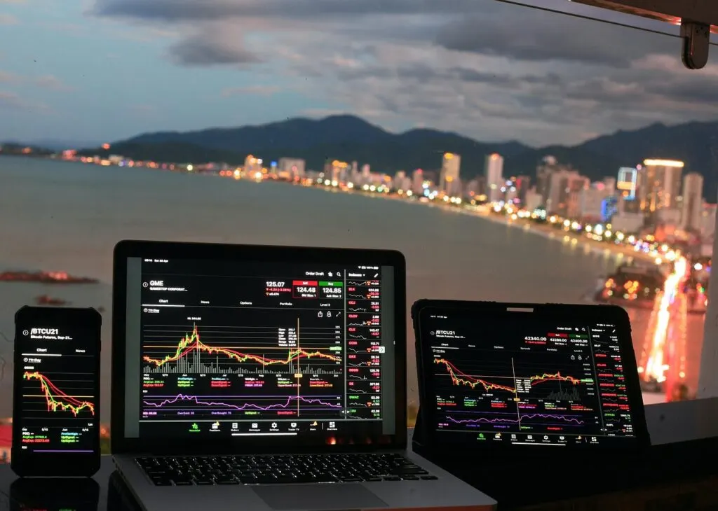 découvrez les causes, les impacts et les perspectives du crash du bitcoin. analyse complète des fluctuations majeures du marché des cryptomonnaies.