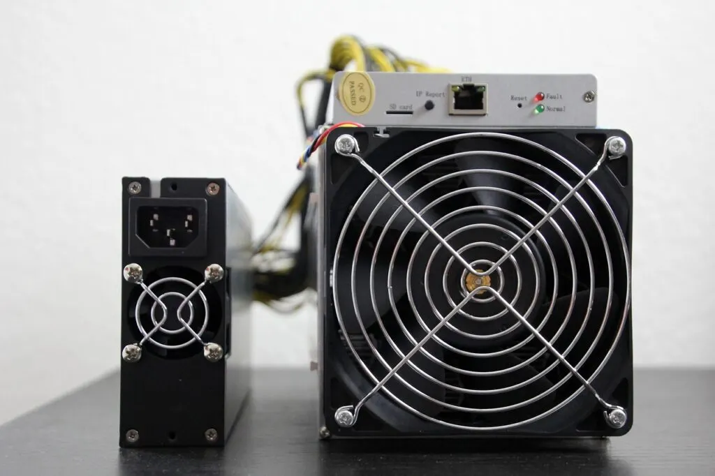 découvrez tout sur les mineurs de bitcoin : fonctionnement, matériel nécessaire, rentabilité et impact environnemental.